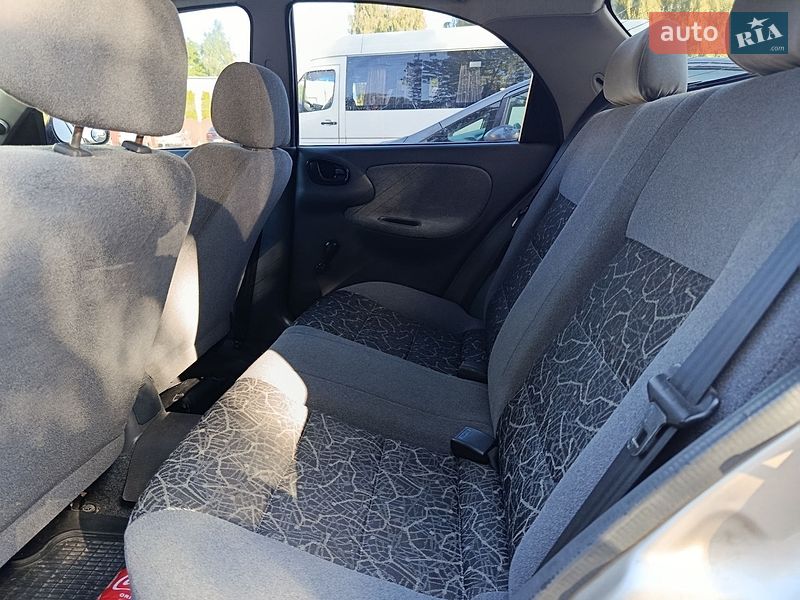 Седан Daewoo Lanos 2004 в Львове
