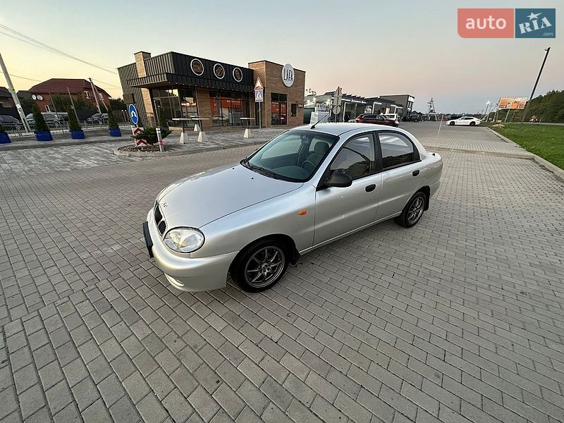 Седан Daewoo Lanos 2004 в Луцке