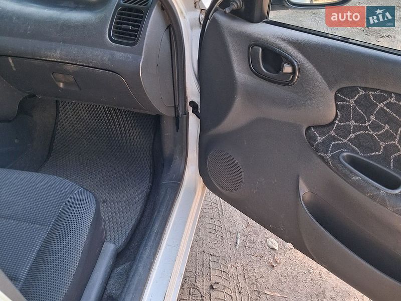 Хэтчбек Daewoo Lanos 2004 в Днепре