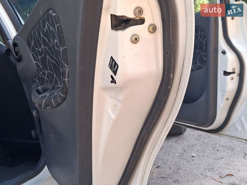 Хэтчбек Daewoo Lanos 2004 в Днепре