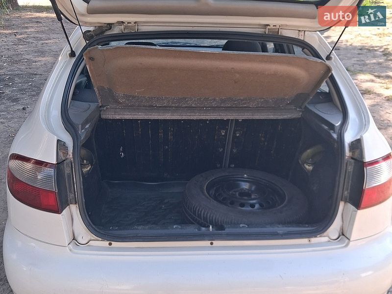 Хэтчбек Daewoo Lanos 2004 в Днепре