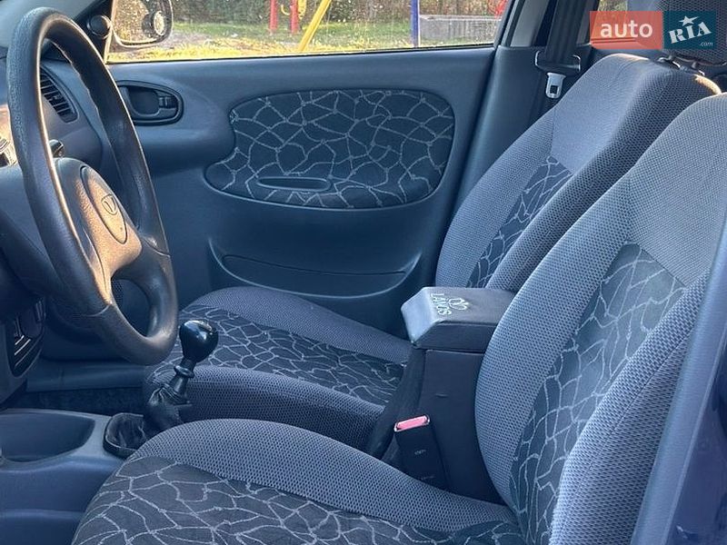 Седан Daewoo Lanos 2003 в Черкасах
