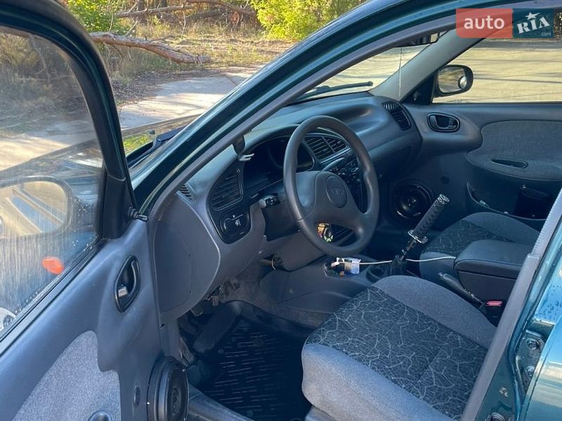 Седан Daewoo Lanos 2006 в Зміїві
