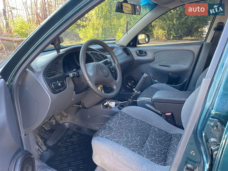 Седан Daewoo Lanos 2006 в Зміїві