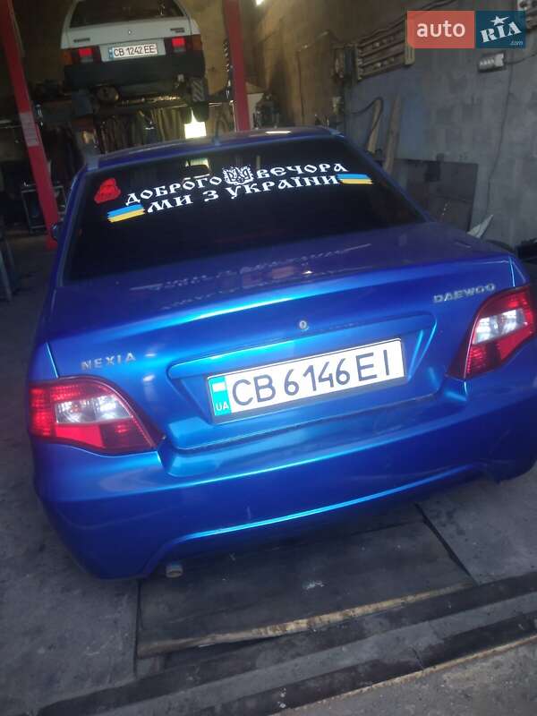 Седан Daewoo Nexia