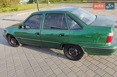 Daewoo Nexia  2003