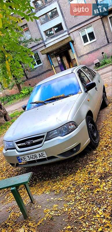 Седан Daewoo Nexia