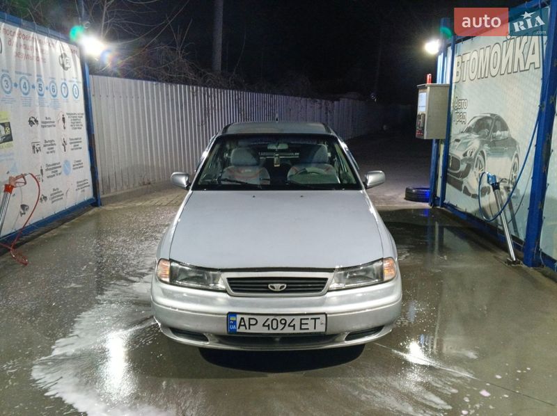 Хетчбек Daewoo Nexia