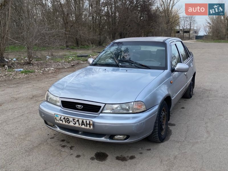 Хетчбек Daewoo Nexia