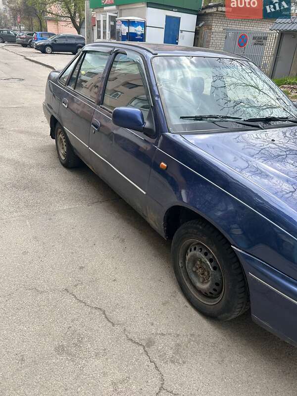 Хетчбек Daewoo Nexia