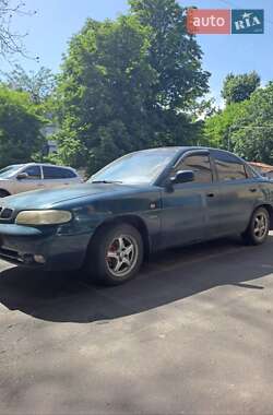 Daewoo Nubira  1998