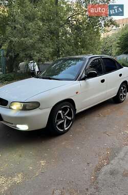 Daewoo Nubira  1998