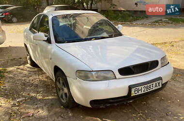 Daewoo Nubira  1998