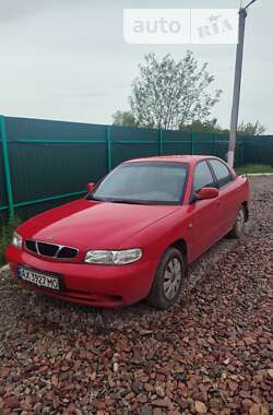 Daewoo Nubira  1998