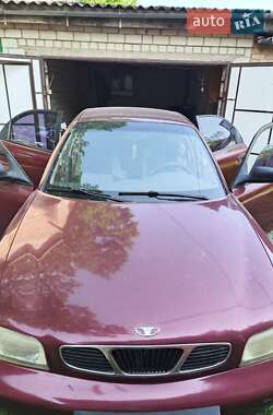 Daewoo Nubira  1998