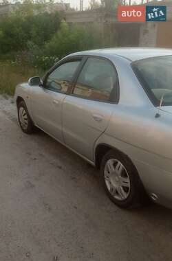 Daewoo Nubira  1998