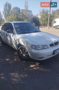 Daewoo Nubira  1998