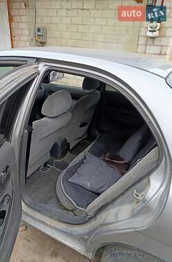 Daewoo Nubira  1998