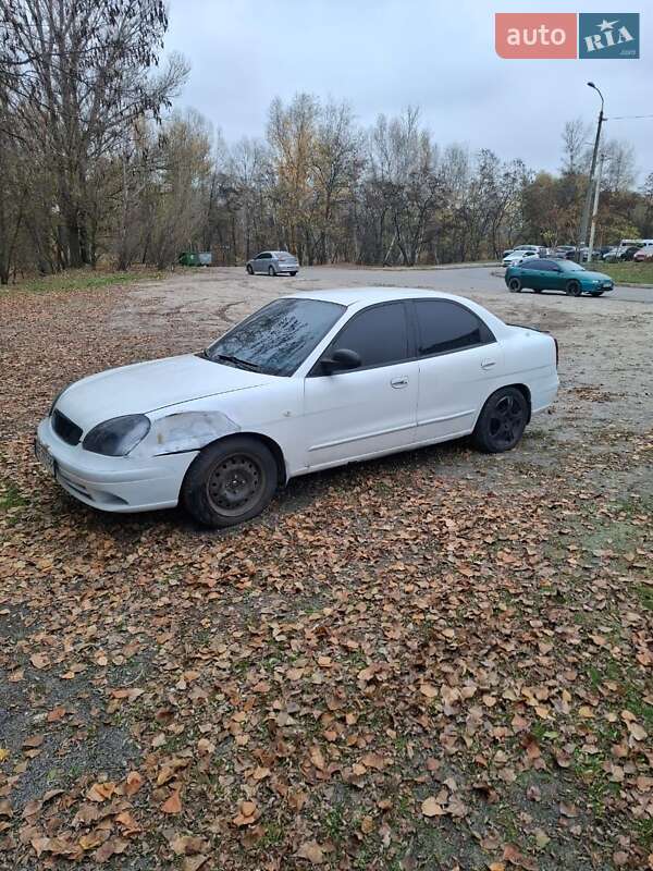 Хэтчбек Daewoo Nubira