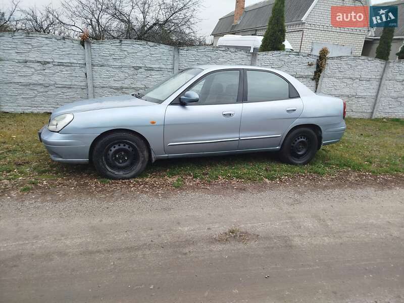 Легкові Daewoo Nubira