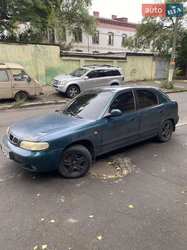 Хэтчбек Daewoo Nubira