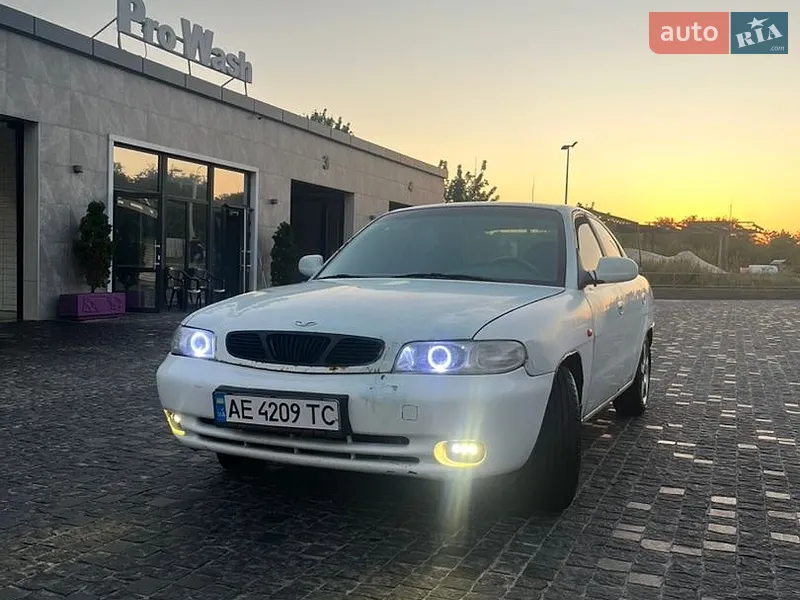 Daewoo Nubira 1998