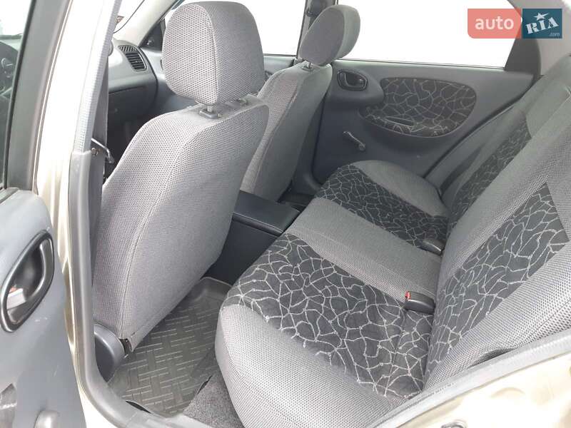 Седан Daewoo Sens 2003 в Кам'янці-Бузькій