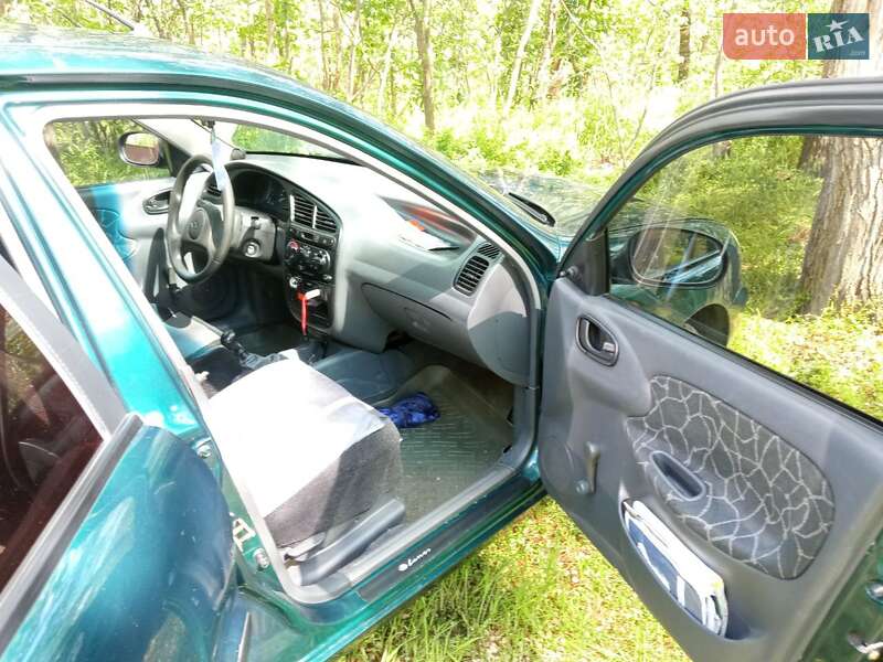 Седан Daewoo Sens 2003 в Запорожье