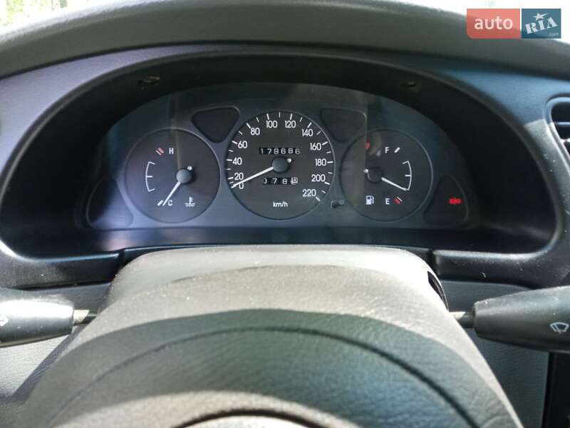 Седан Daewoo Sens 2003 в Запорожье