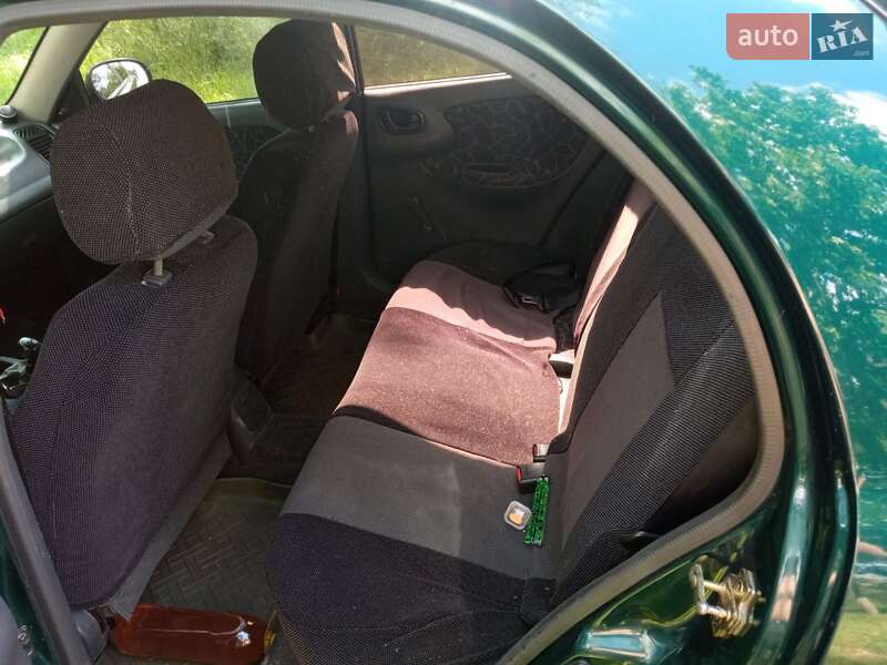 Седан Daewoo Sens 2003 в Запорожье