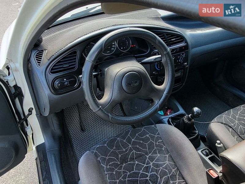 Седан Daewoo Sens 2004 в Нікополі