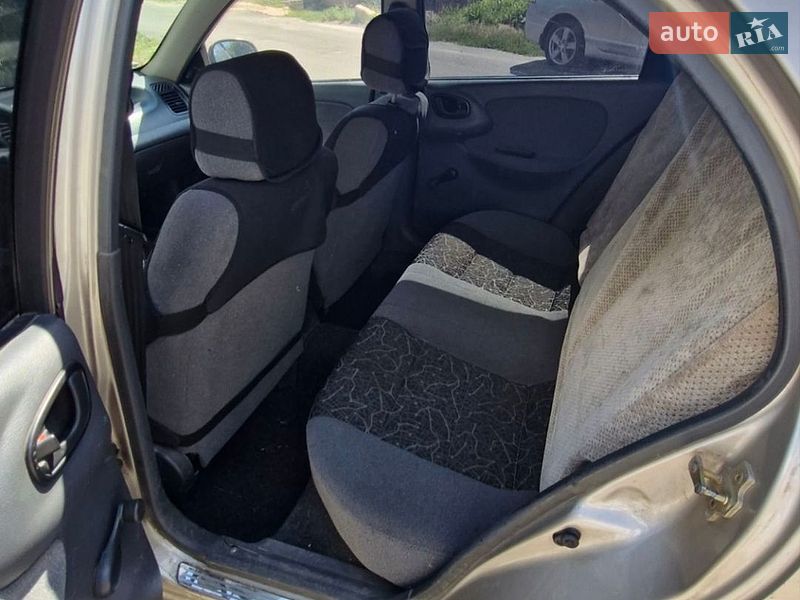Седан Daewoo Sens 2004 в Харькове