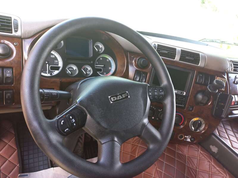 Тягач DAF 85