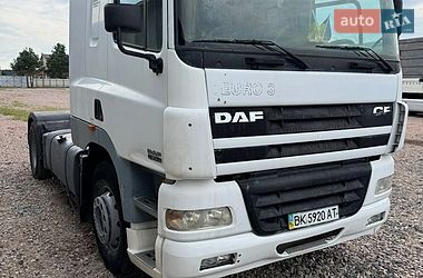 Тягач DAF 85 2001 в Костополе