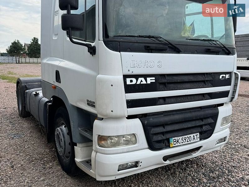 Тягач DAF 85 2001 в Костополе