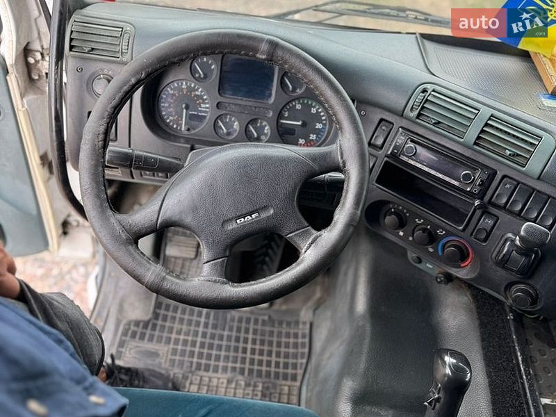 Тягач DAF 85 2001 в Костополе