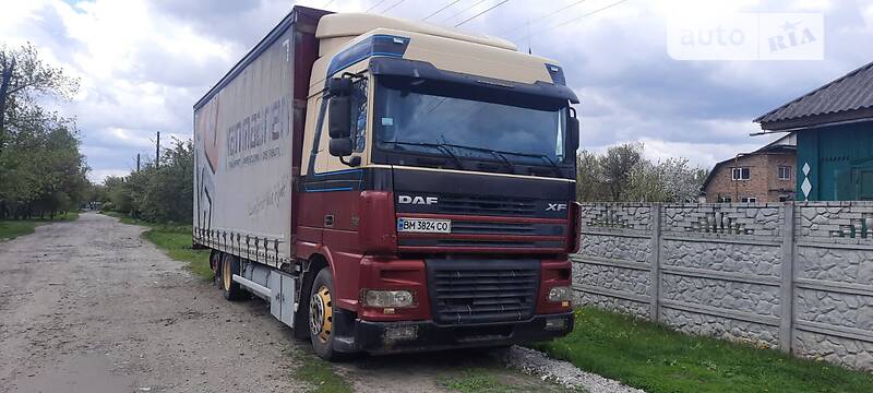 Тентований DAF 95