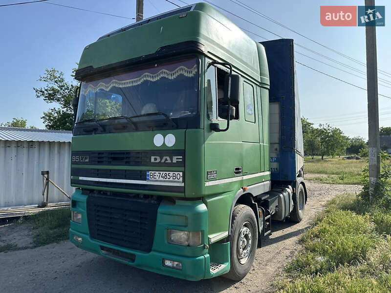 Тентованый DAF 95