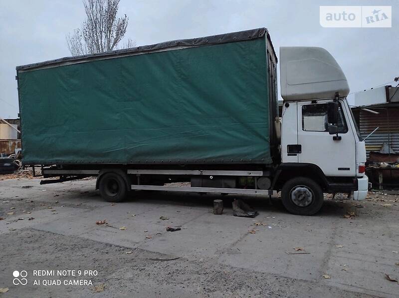 Тентований DAF AE