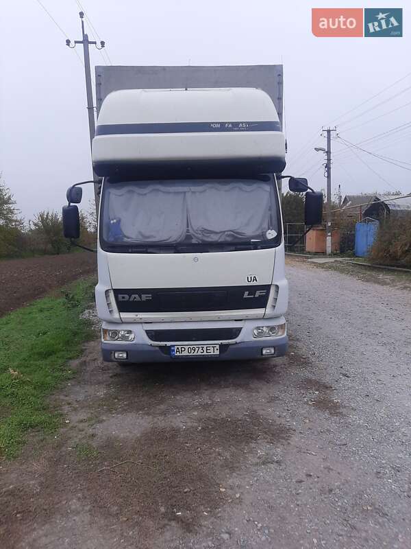 Тентований DAF AE