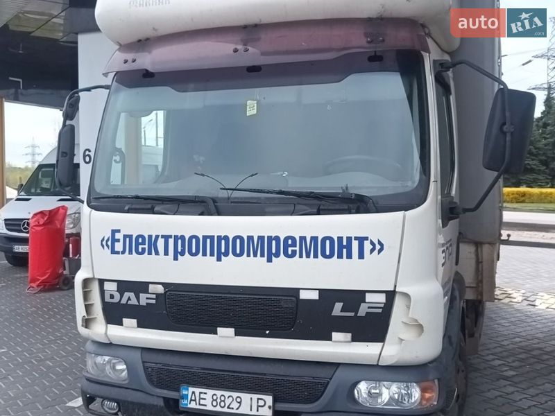 Вантажний фургон DAF AE
