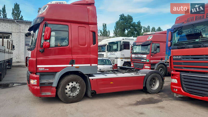 Тягач DAF CF 85
