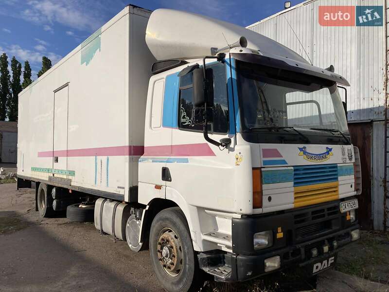 Вантажний фургон DAF CF