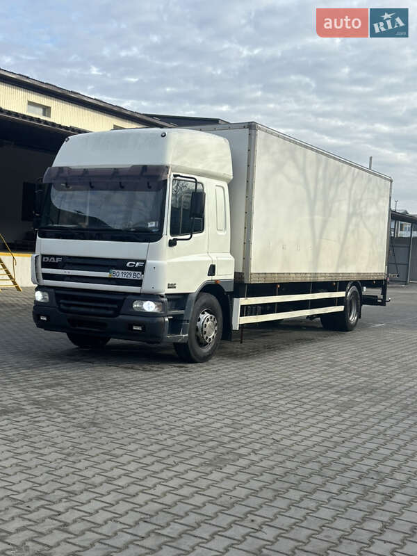 Вантажний фургон DAF CF