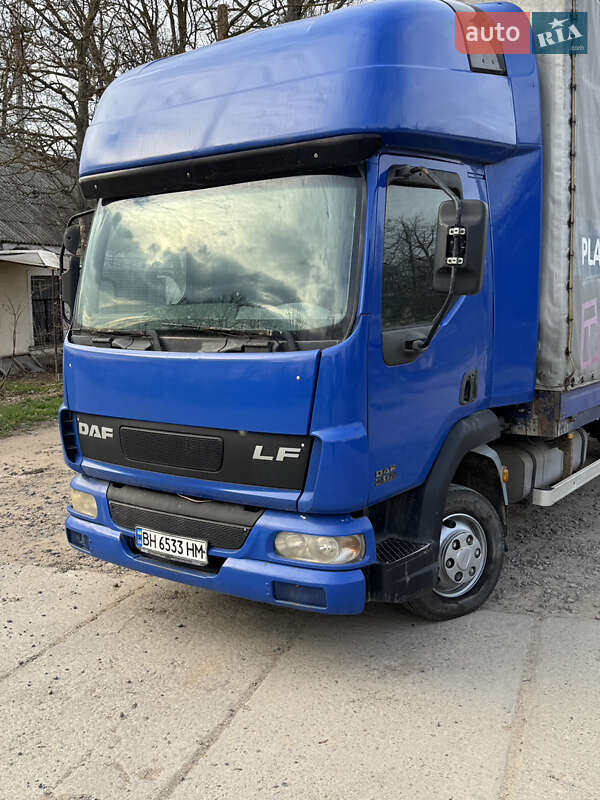 Тентований DAF FA