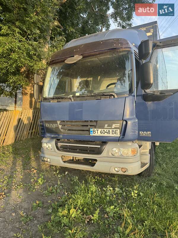 Тентований DAF FA