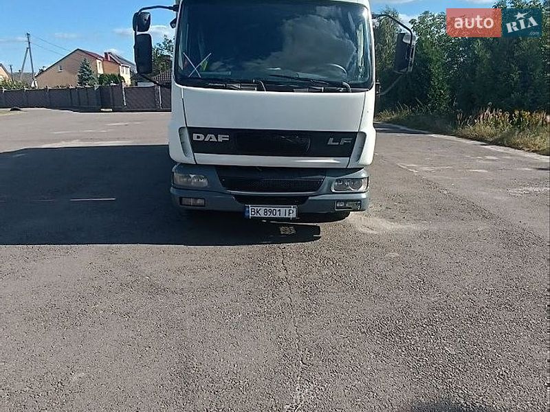 Тентований DAF FA