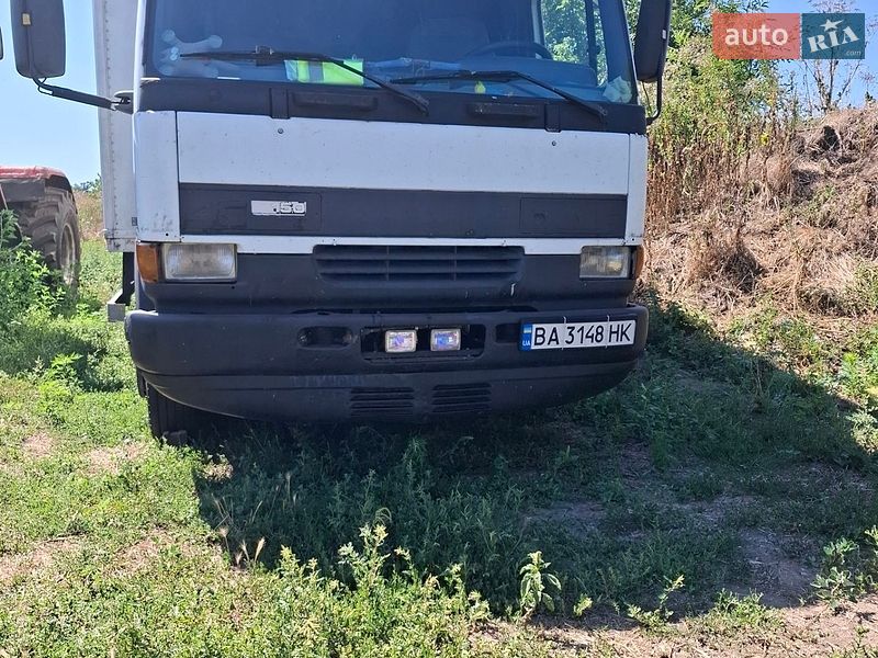 Грузовой фургон DAF FA 2001 в Кропивницком