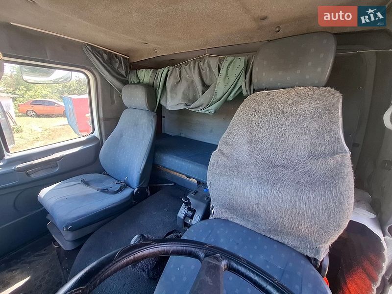 Грузовой фургон DAF FA 2001 в Кропивницком
