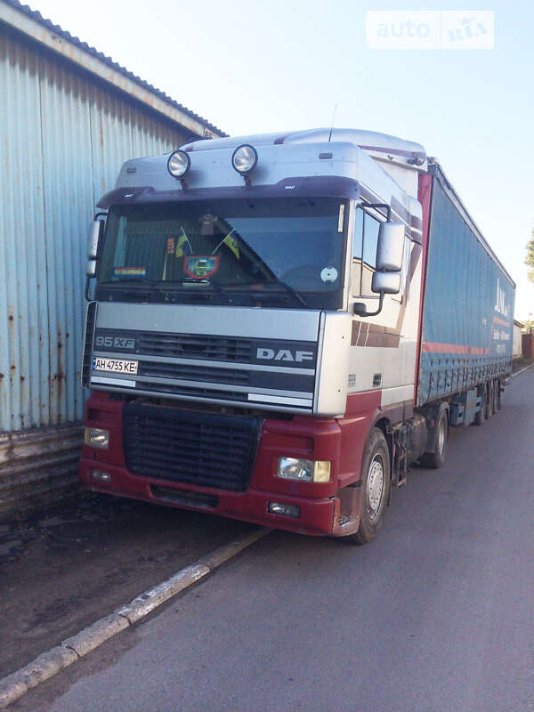 Тягач DAF FT 95